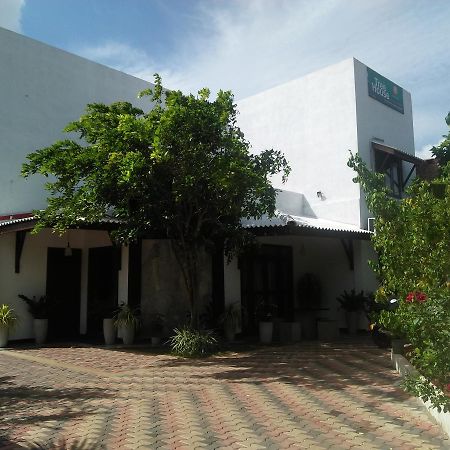 Tree House Holiday Home Kombichankulama Exterior foto